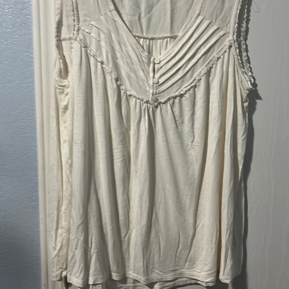 Women’s XL off white summer top